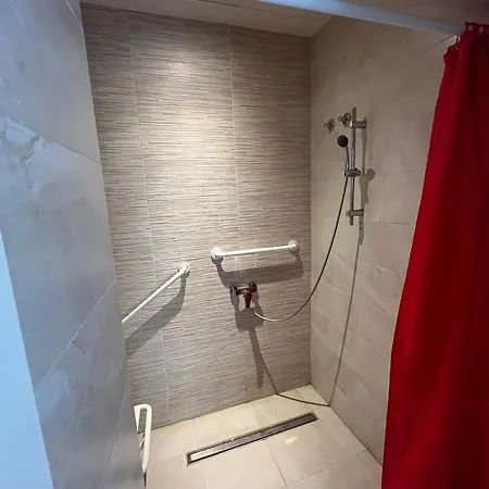 A2c (adults Only) אכסניה *